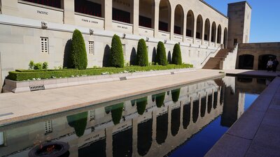 Canberra Sightseeing Tour Australian War Memorial Pool of Reflection
