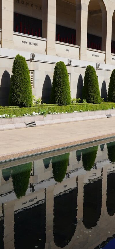 Canberra Sightseeing Tour Australian War Memorial Pool of Reflection