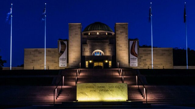 War Memorial early morning War Memorial early morning