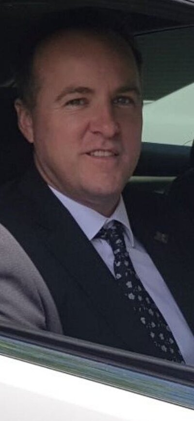 Driver Matt is an affable companion for your luxury tour. Driver Matt is an affable companion for your luxury tour.