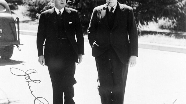 Curtain and Chifley walking