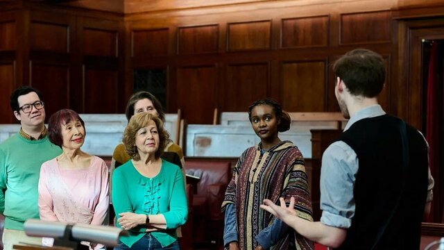 A tour group in the chambers