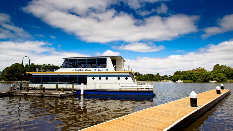 canberra yacht club dinner cruise