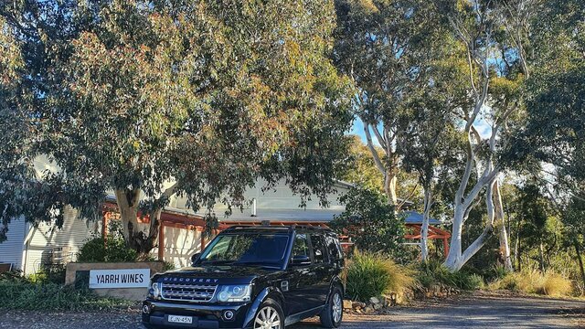 Land rover discovery at Yarrh