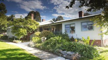A small white building known as Strathnairn Homesteadwhich dates from the 1920s.